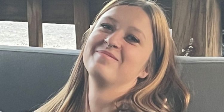 The Evansville Police Department is trying to locate missing 17-year-old girl