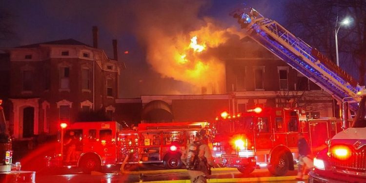 Large Fire Engulfs Sauced Restaurant in Evansville on Christmas Day