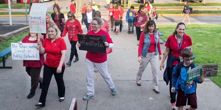 Evansville Teachers Join National “Walk-Ins” to Protest Education Budget Cuts