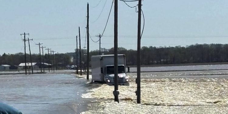 Drivers Ignoring Flood Warnings Rescued on State Road 58