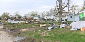 Community Rallies in the Wake of EF-1 Tornado in Princeton, Indiana