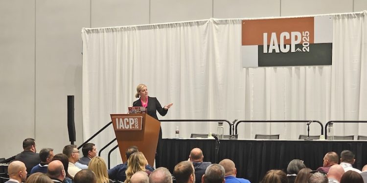 Evansville officer speaks on transparency and community relationships at international conference