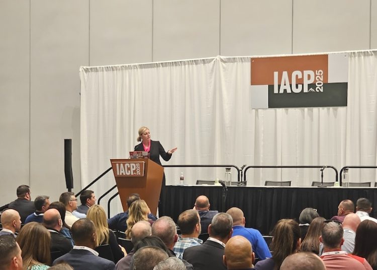 Evansville officer speaks on transparency and community relationships at international conference