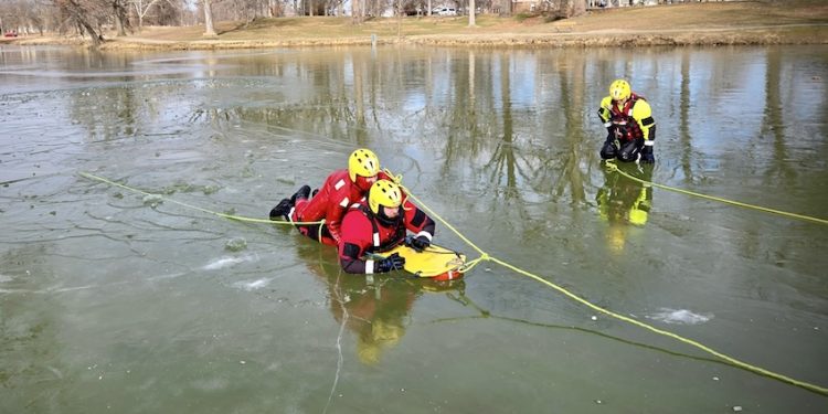 Evansville dive team trains in icy water to prepare for ice rescues