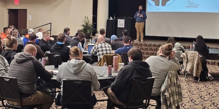 Evansville police officers participate in crisis intervention training