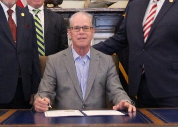 Governor Mike Braun signs HEA 1001 to increase housing production in Indiana