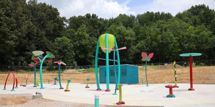 Igleheart Splash Pad construction progresses, Evansville project on track for September completion