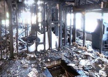 Evansville firefighters battle early morning abandoned building fire, cause under investigation