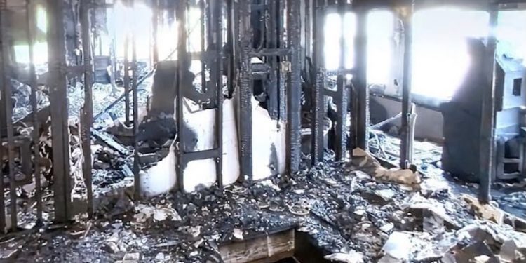 Evansville firefighters battle early morning abandoned building fire, cause under investigation